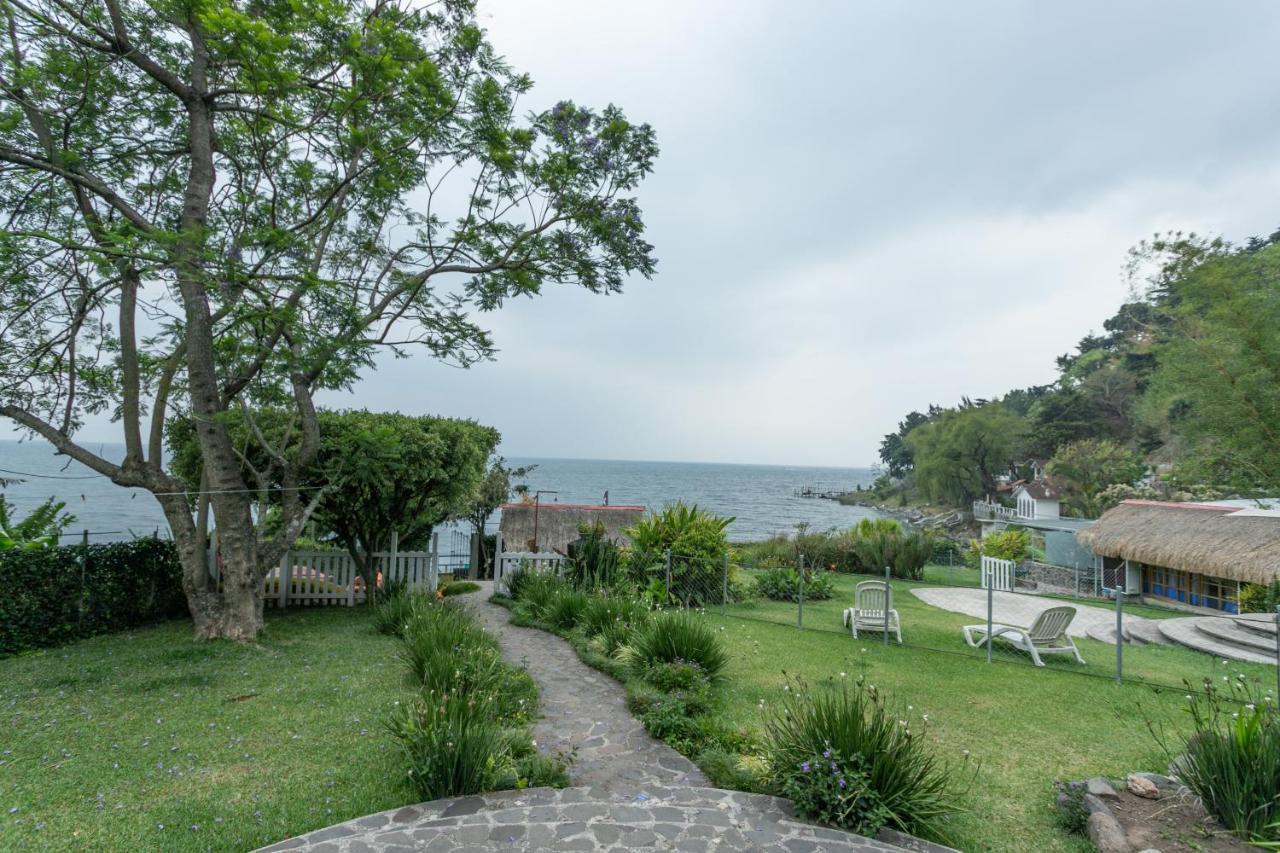 Lake Front Retreat At Los Elementos Santa Cruz La Laguna Bagian luar foto