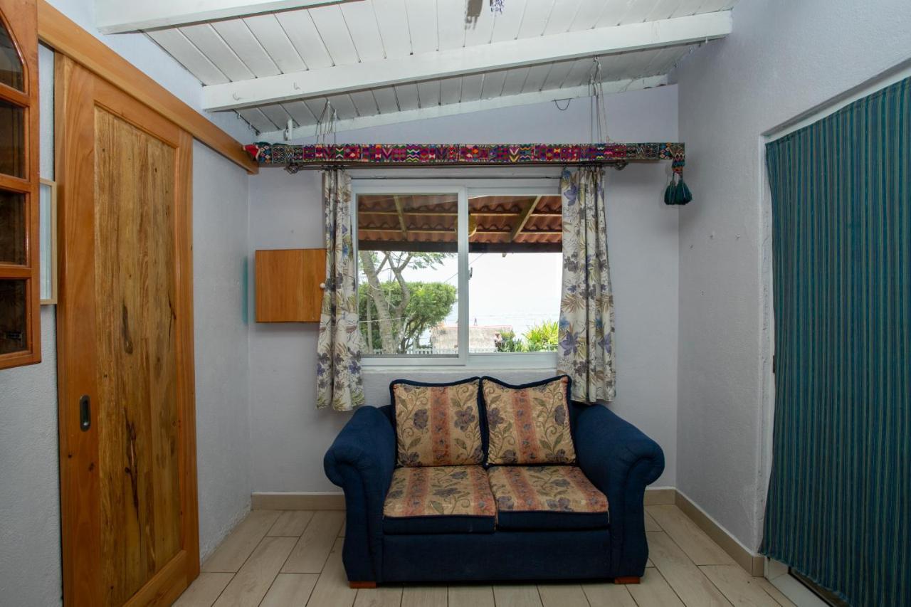 Lake Front Retreat At Los Elementos Santa Cruz La Laguna Bagian luar foto